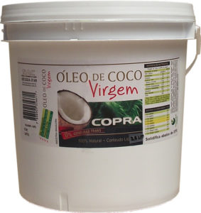 Óleo de coco: sai mais barato comprar o balde logo de uma vez. Para uso culinário, pode ser o virgem. E isto não é uma propaganda.